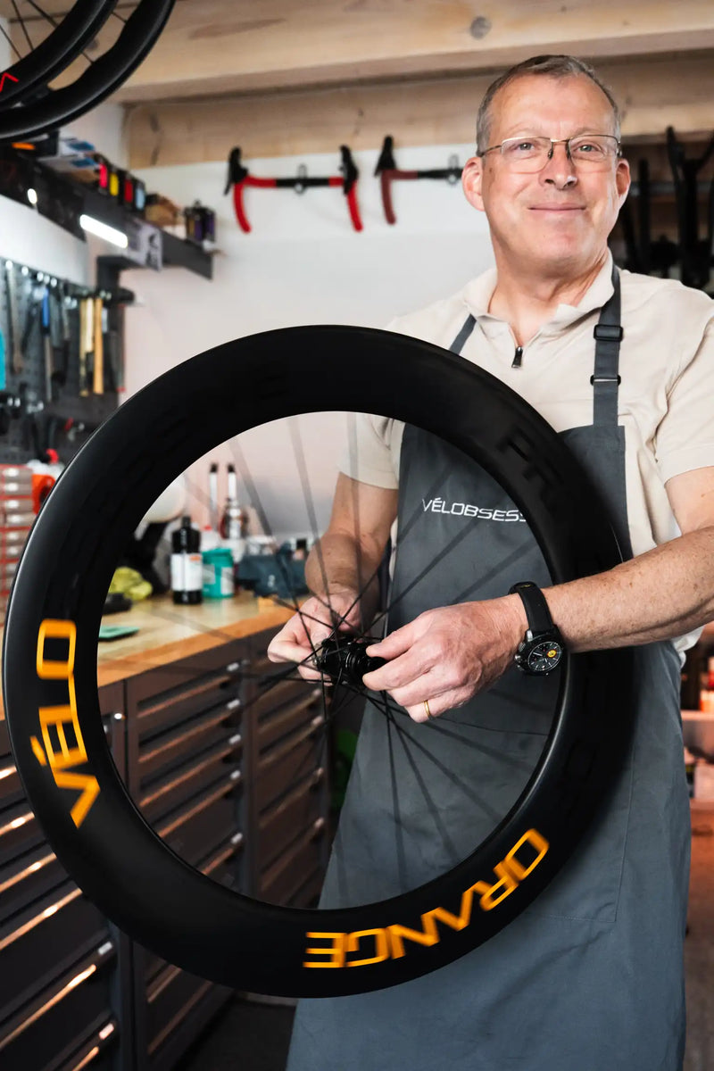 Pedal and cleat analysis at Vélobsessive Bike Fitting