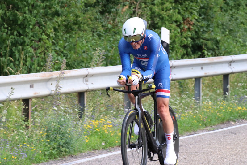 Bernd John riding the Vélobsessive Purple Air